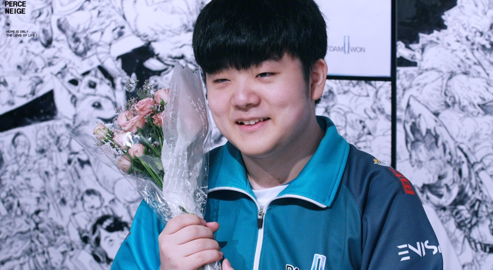 开云体育-包含Scout在DWG比赛中绝杀，关键助攻引发热议！的词条